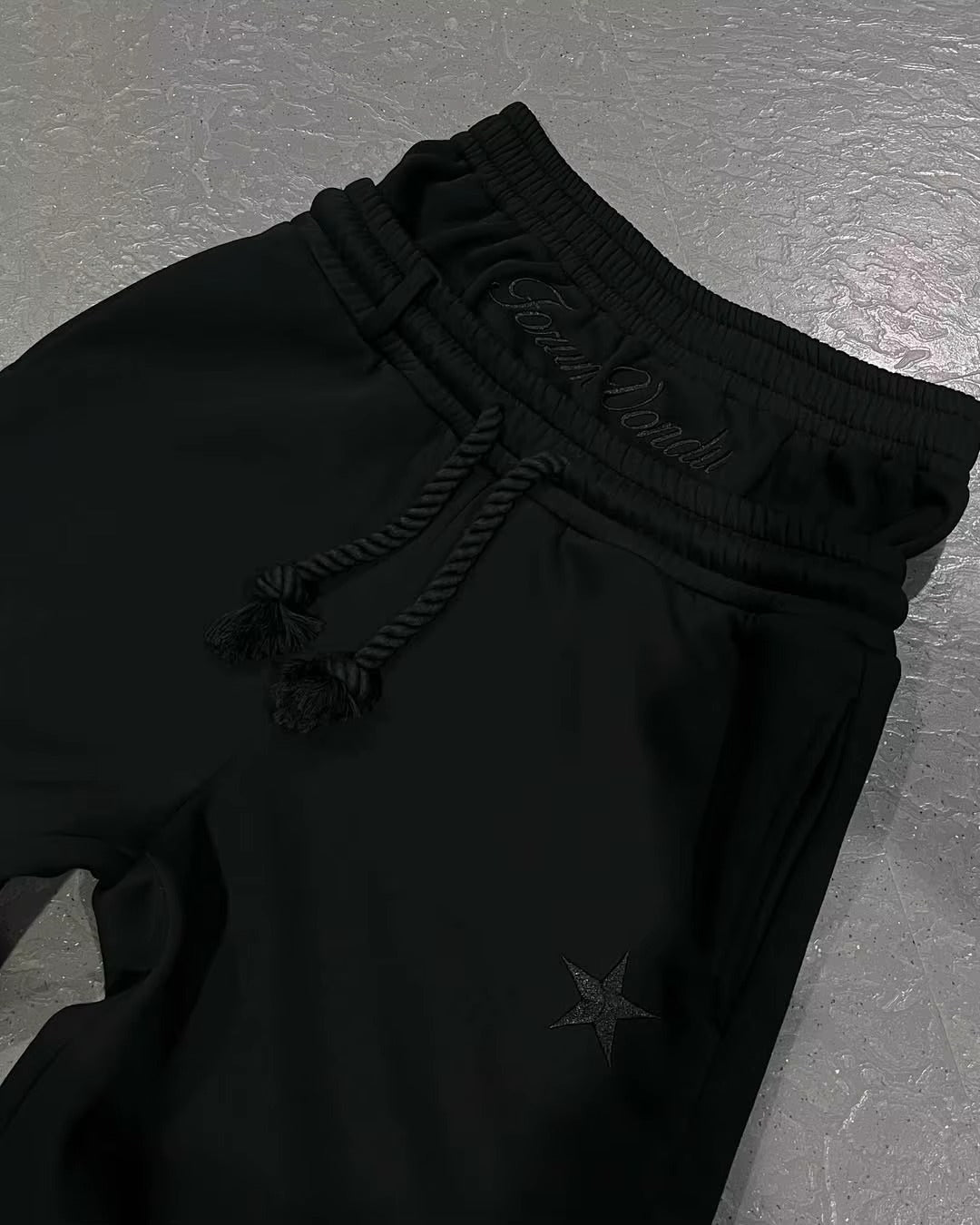 Ligne Deux Sweatpants